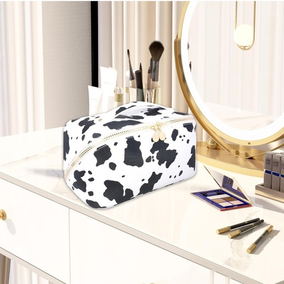 Large Capacity Travel Makeup Bag,Waterproof Portable Travel Cosmetic Bags - Picture 3 of 11